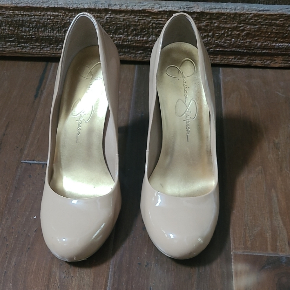 Jessica Simpson Beige Patent Heels